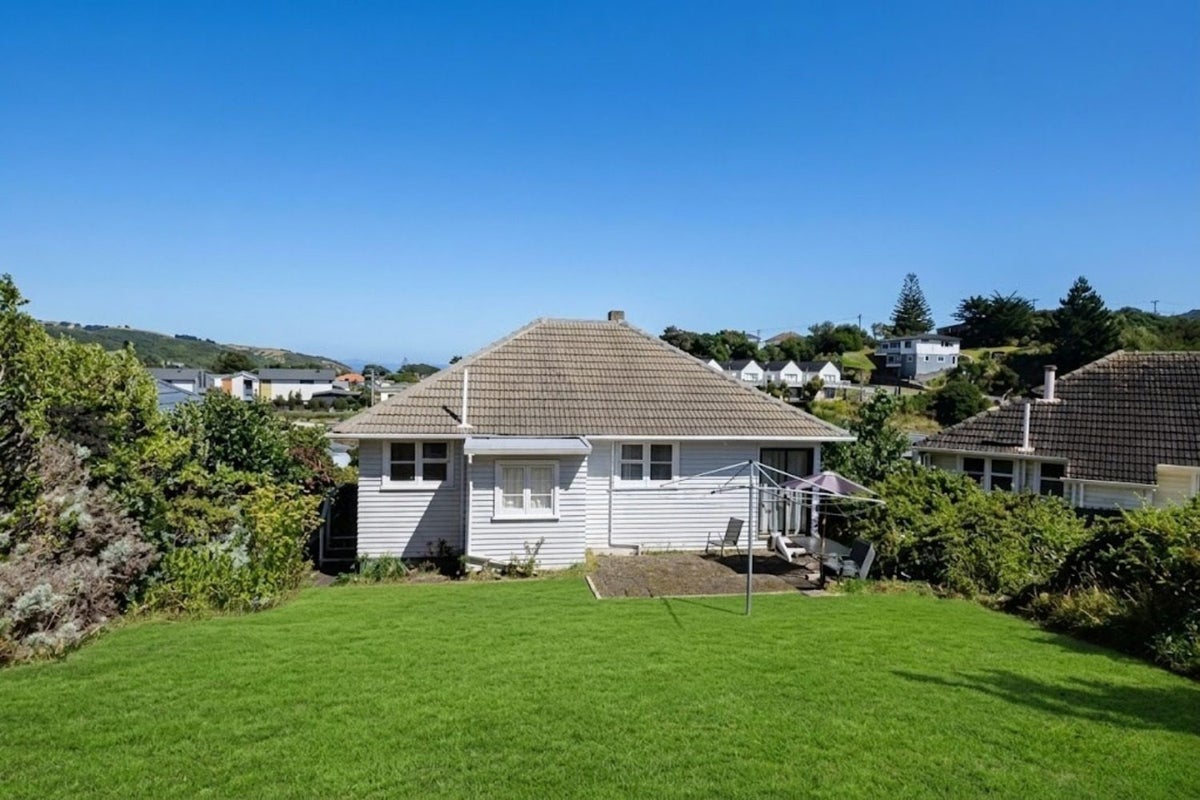 56 Dimock Street, Titahi Bay, Porirua - Carousel 1
