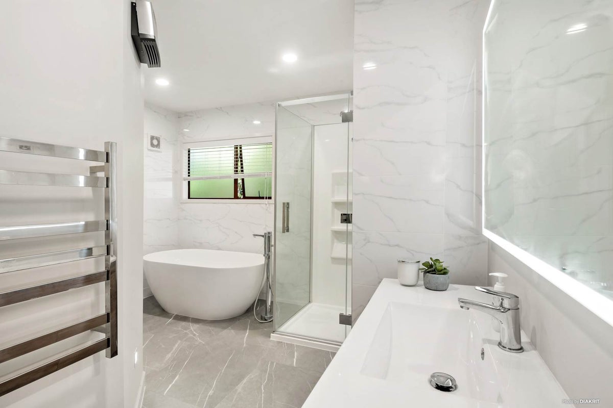 1/32 GLENDHU Road , Glenfield , Auckland - Carousel 2