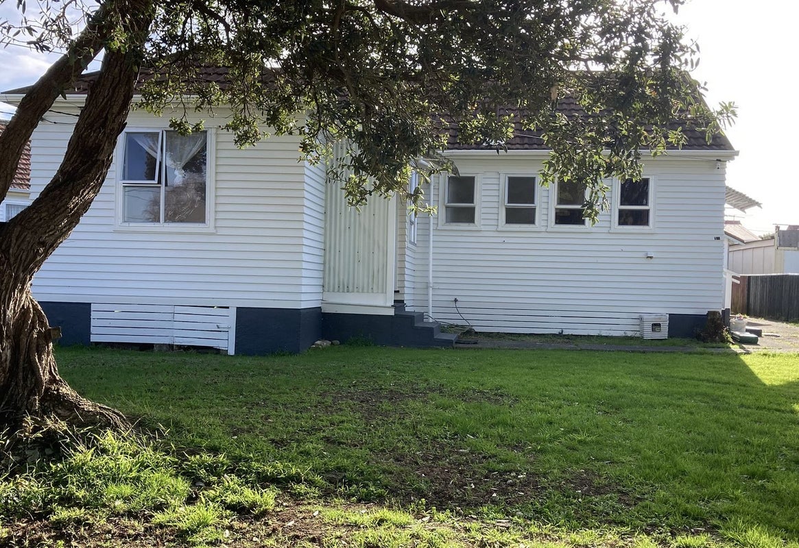 10 Kilmister Grove, Boulcott, Lower Hutt - Carousel 2