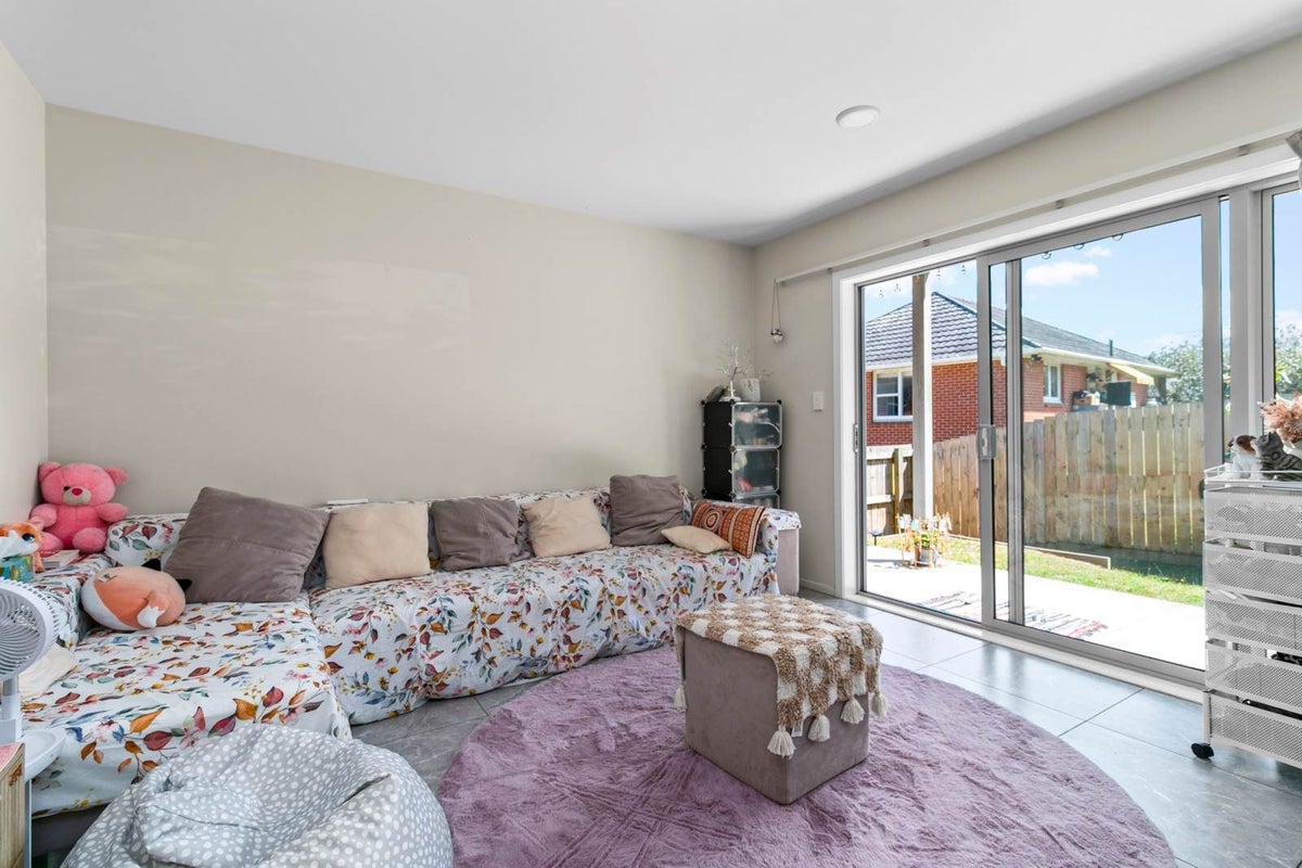 3/16 Fairway Drive, Mount Roskill, Auckland - Carousel 2