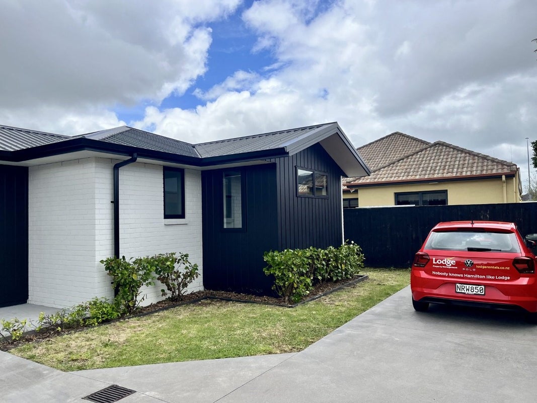 1D Bolmuir Road, Forest Lake, Hamilton - Carousel 1