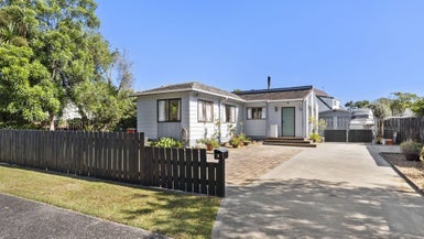 3 Gloaming Place, Conifer Grove, Takanini - Carousel 1