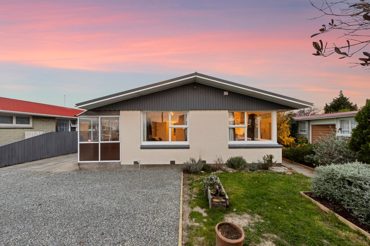 258 Main North Road, Redwood, Christchurch - Carousel 2