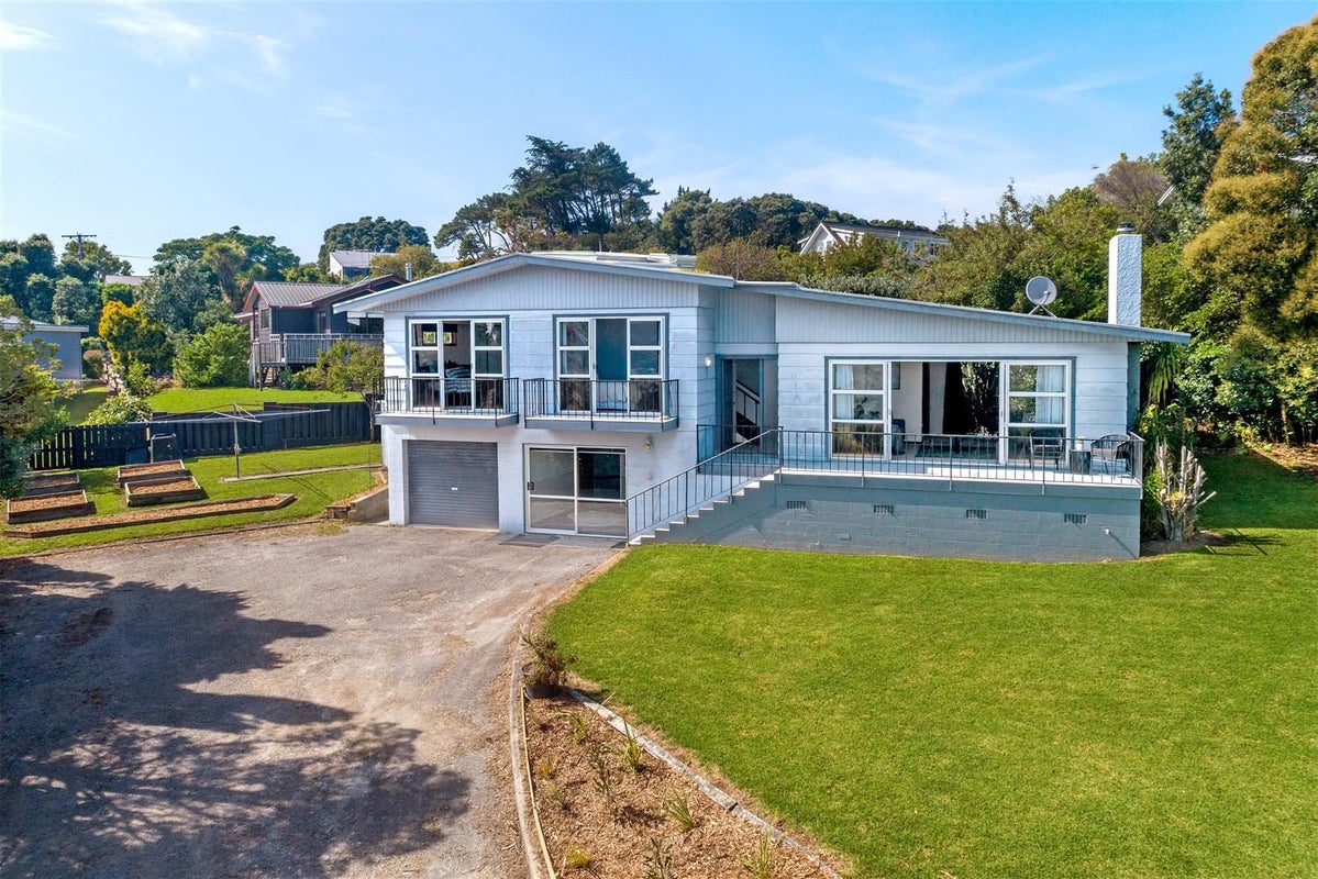 10 Turanga Street, Kaiti, Gisborne - Carousel 1