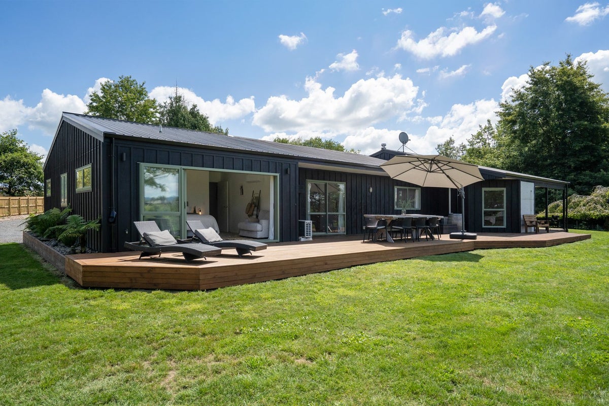 36 Silverwood Lane, Leamington, Cambridge - Carousel 1