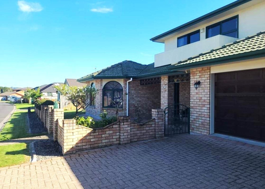 10 Hanwood Way, Pyes Pa, Tauranga - Carousel 1