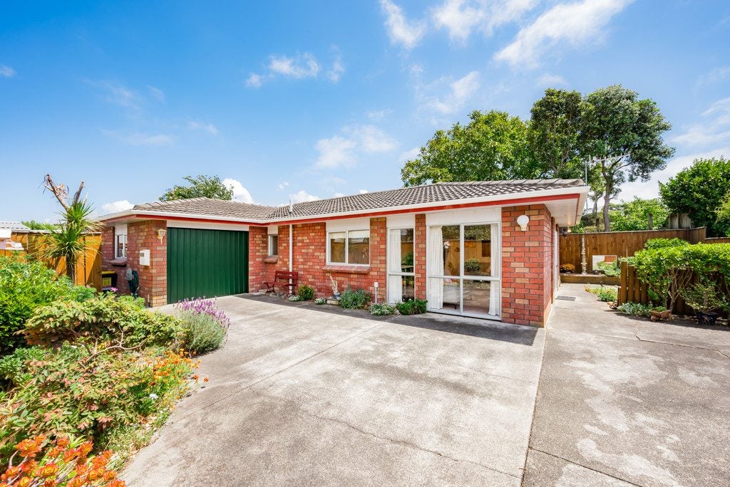 21B Michael Road, Paraparaumu Beach, Paraparaumu - Carousel 1