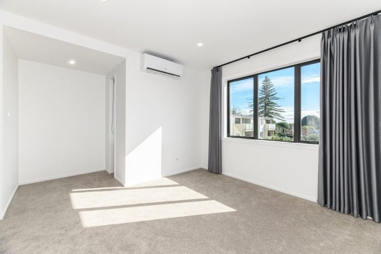 7/11 Sainsbury Road, Mount Albert, Auckland - Carousel 2