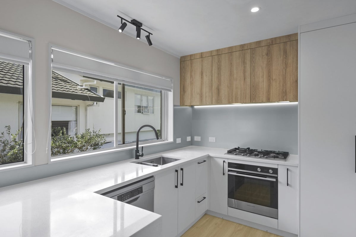 2/3 Mably Court, Stanmore Bay, Whangaparaoa - Carousel 2