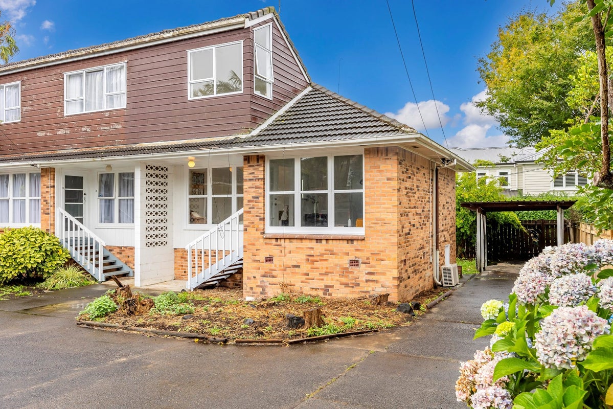1/63 Landscape Road, Mount Eden, Auckland - Carousel 1