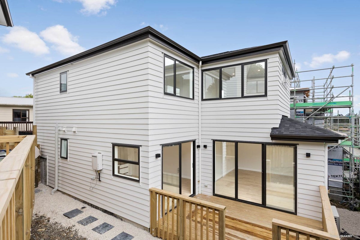 59C Cedar Heights Avenue, Massey, Auckland - Carousel 1