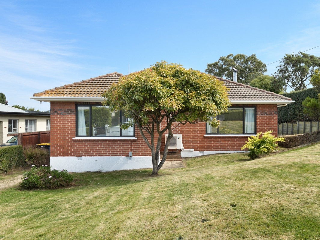 6 Exeter Street, Abbotsford, Dunedin - Carousel 1