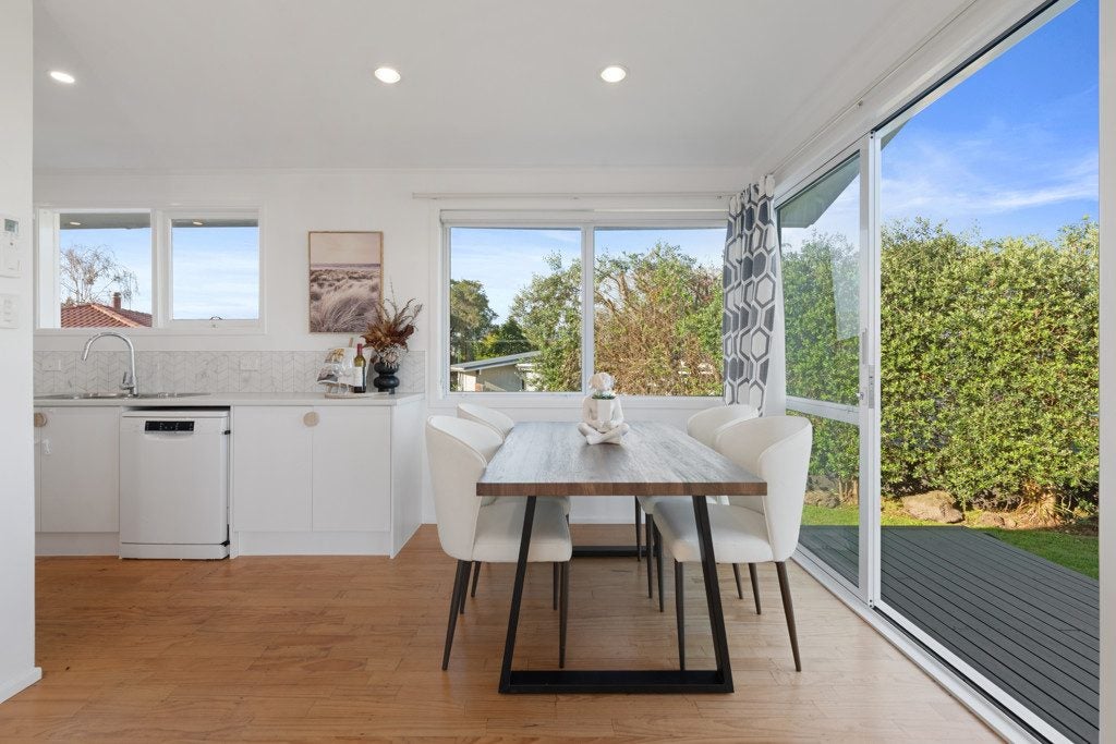 20 Dunstall Place, Mangere Bridge, Auckland - Carousel 1