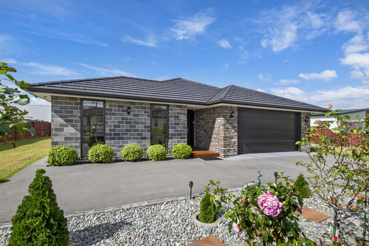 24 Okaihau Place, Tikipunga, Whangarei - Carousel 1