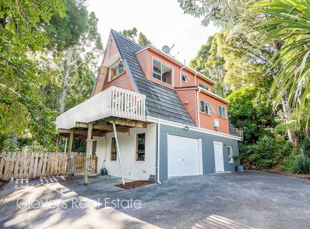 806 South Titirangi Road, Titirangi, Auckland - Carousel 1