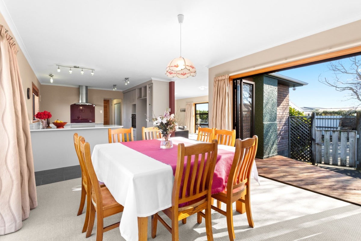 5B Truby King Street, Merrilands, New Plymouth - Carousel 2