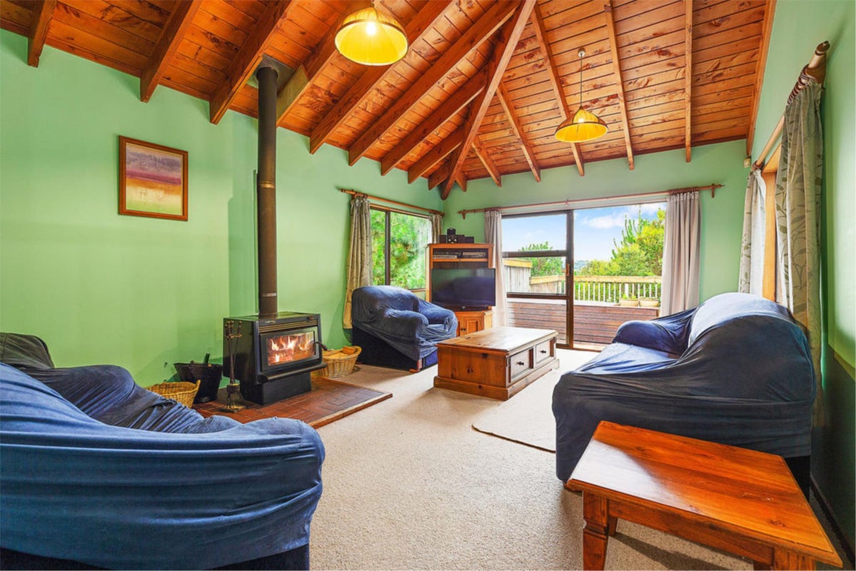 17 Postgate Drive, Whitby, Porirua - Carousel 14