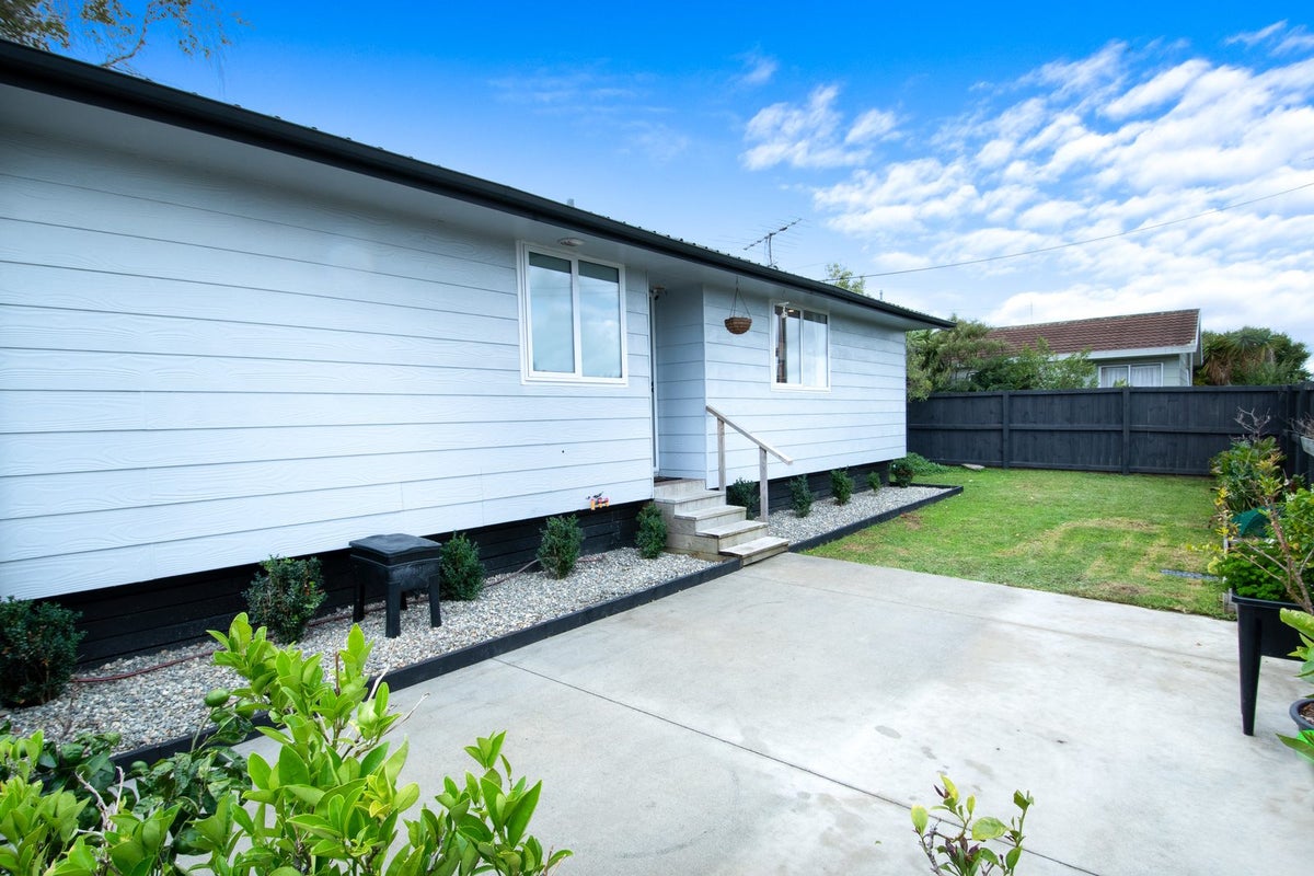 2/17 Glen Road, Ranui, Auckland - Carousel 14