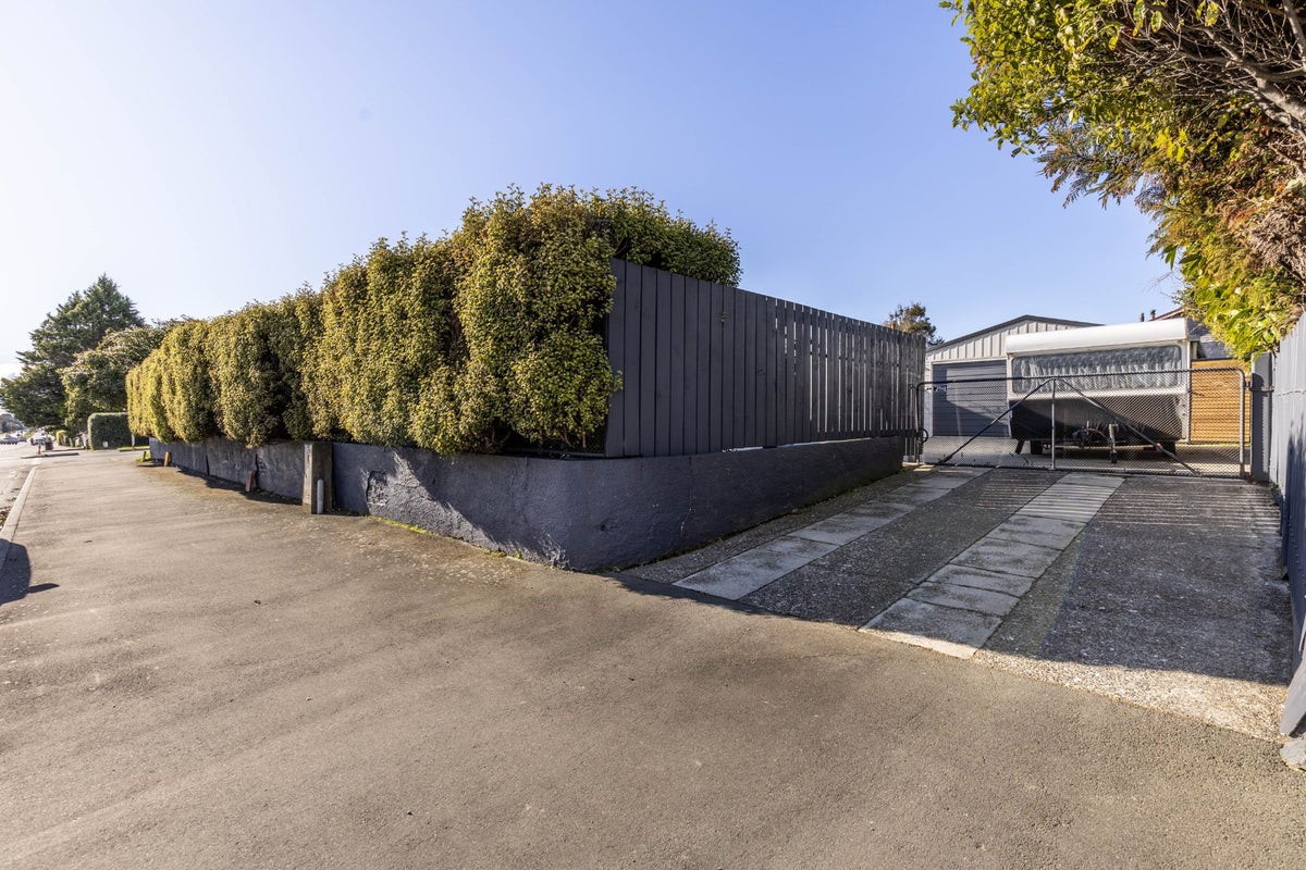 1 Chelmsford Street, Windsor, Invercargill - Carousel 25