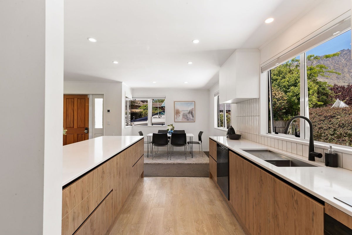6 Chestnut Circle, Frankton, Queenstown - Carousel 2