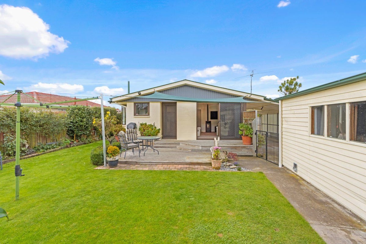 25 Charnwood Crescent, Bishopdale, Christchurch - Carousel 2
