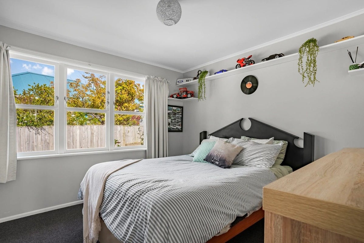 21 Pollard Street, Wainuiomata, Lower Hutt - Carousel 10