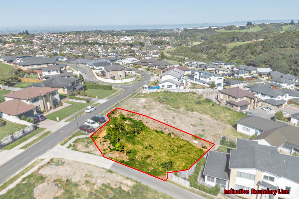 22 Henriette Place, Totara Park, Auckland - Carousel 1