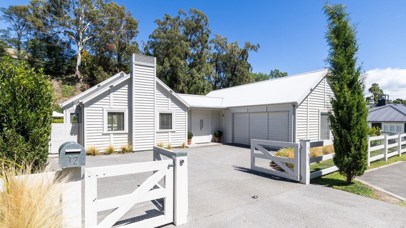 12 Taruna place, Havelock North, Havelock North - Carousel 1