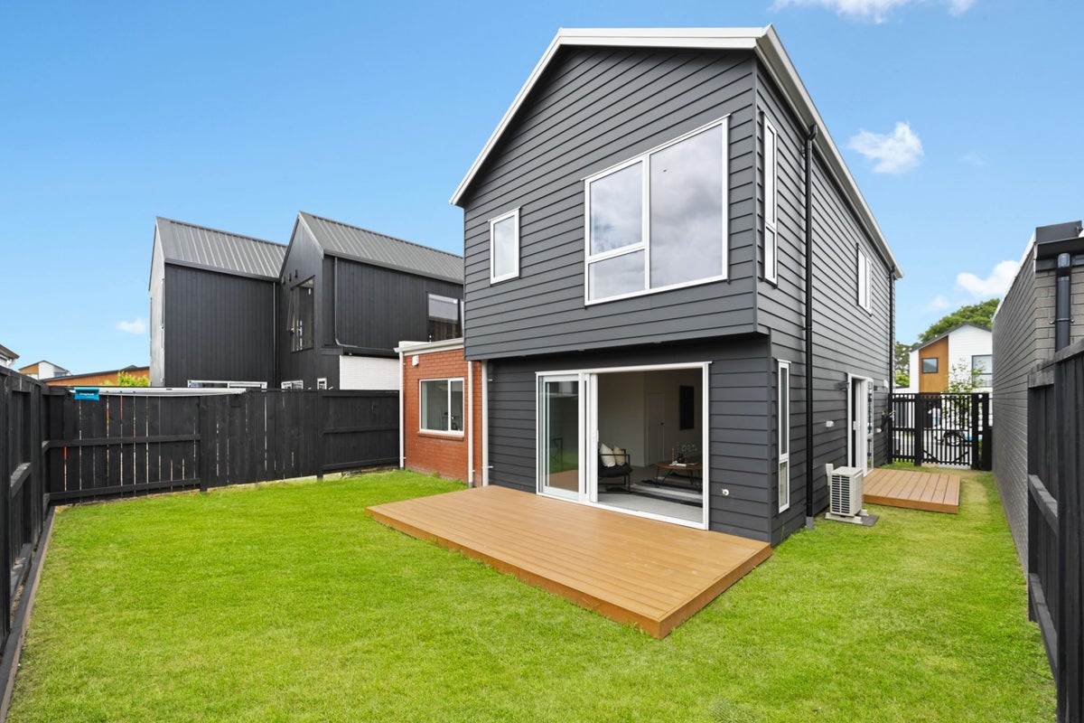 4 Earp Crescent, Chartwell, Hamilton - Carousel 17