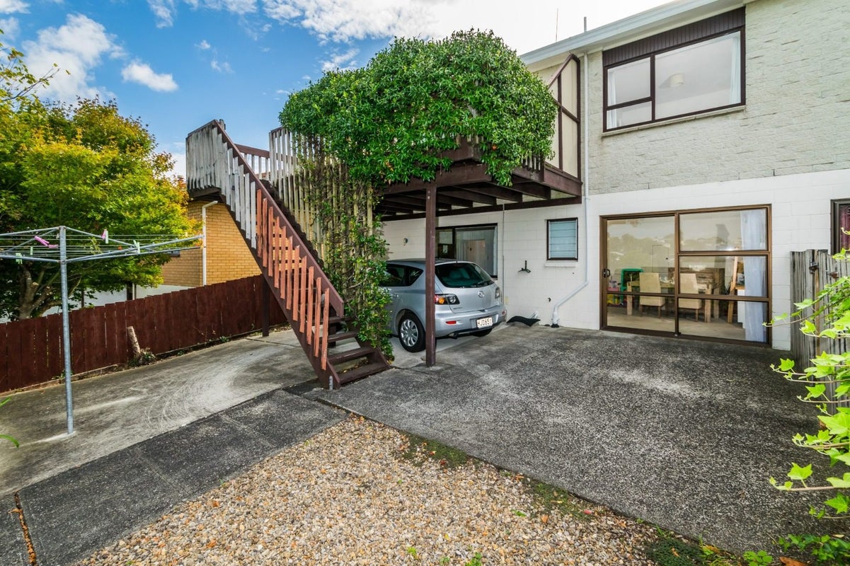 2/186 Stapleford Crescent, Browns Bay, Auckland - Carousel 2