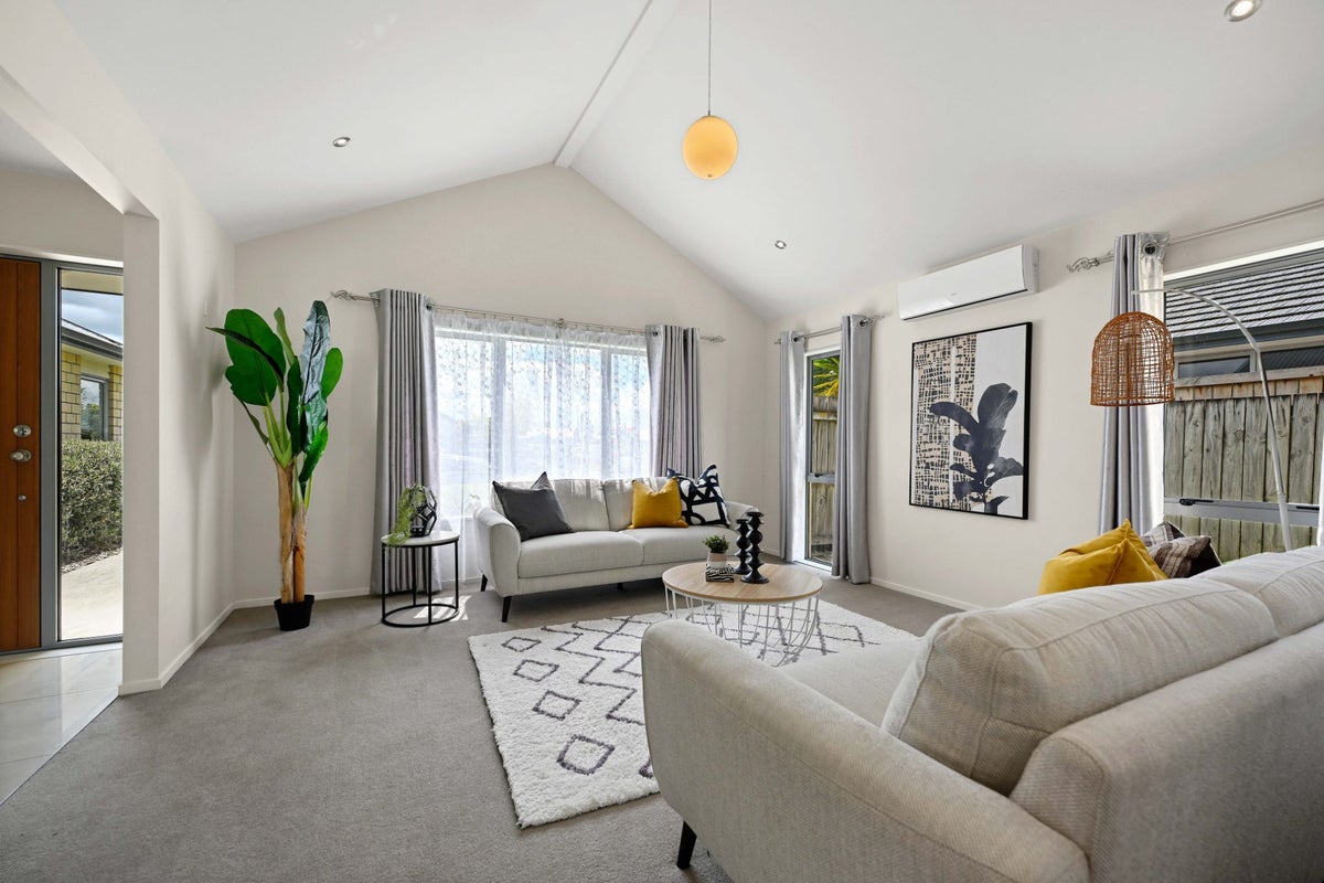 22 Hector Drive, Rototuna North, Hamilton - Carousel 2