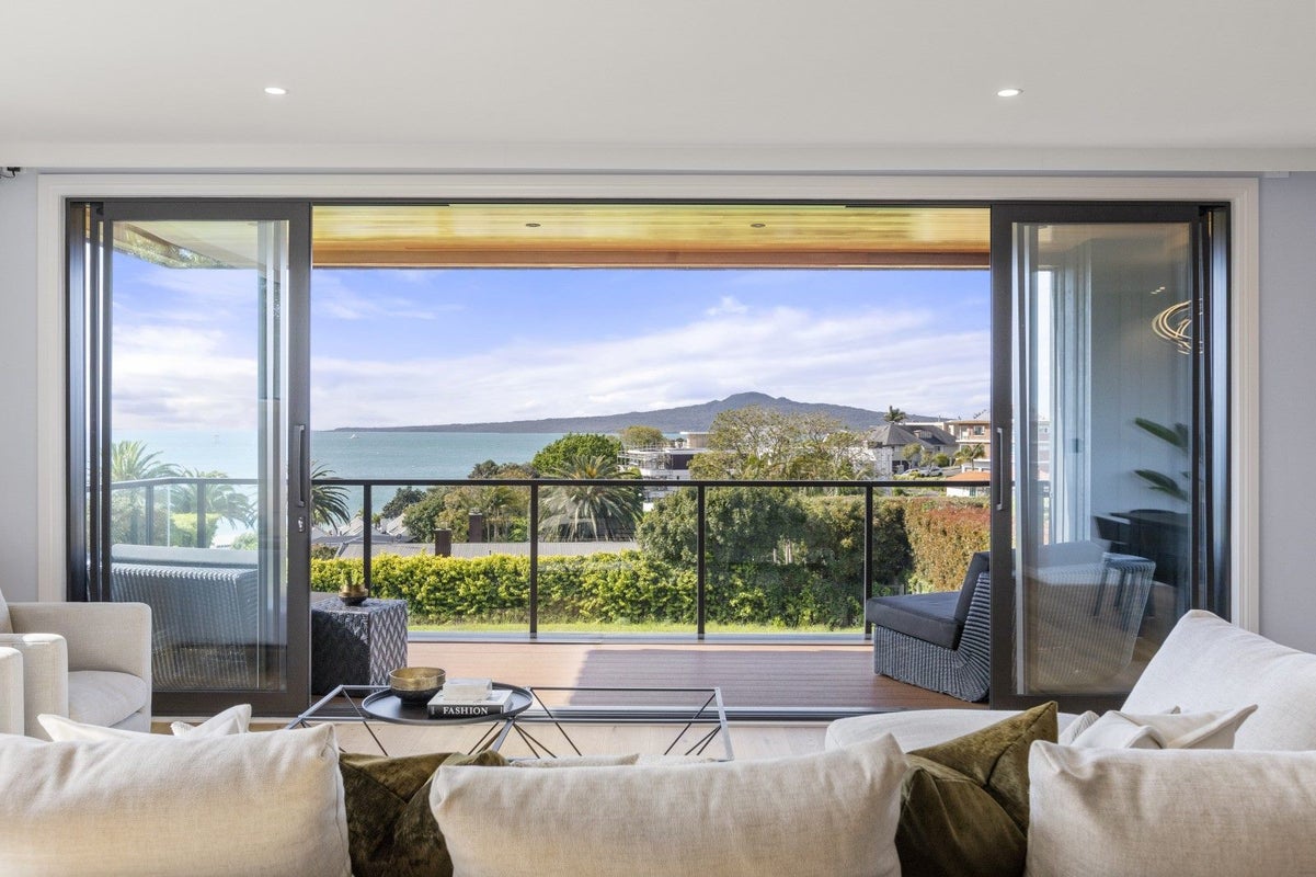 28D Ronaki Road, Mission Bay, Auckland - Carousel 1