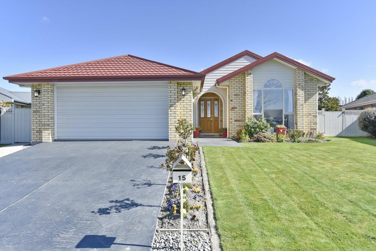 15 Willowview Drive, Redwood, Christchurch - Carousel 31