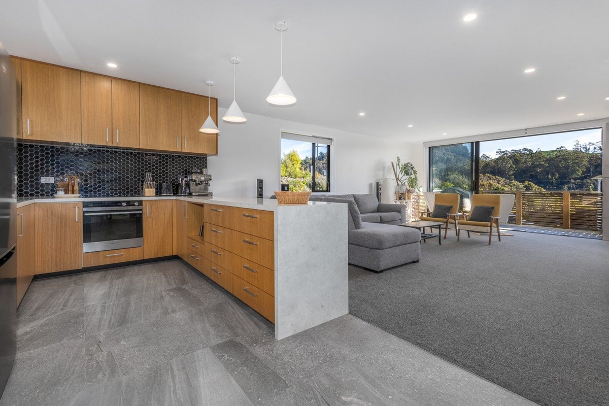 27 Holystone Road, Whitby, Porirua - Carousel 1