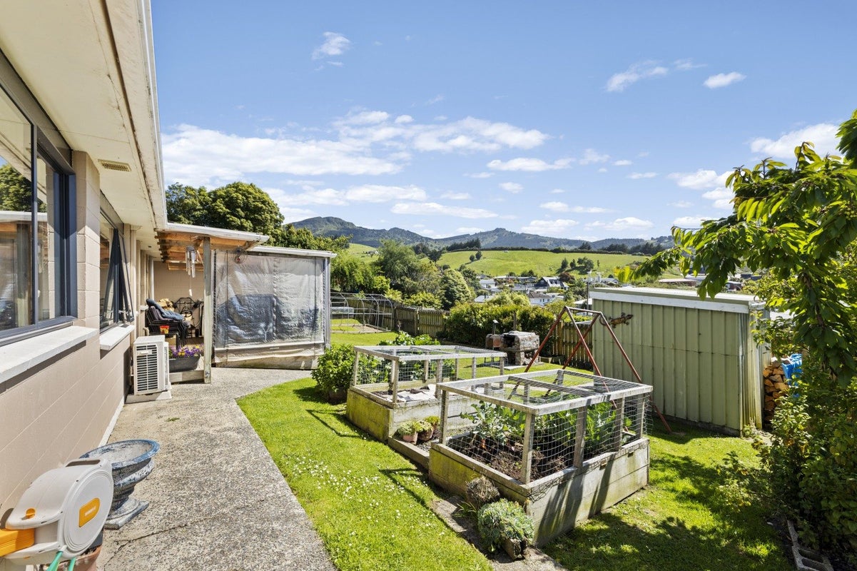 22 Delphic Street, Sawyers Bay, Port Chalmers - Carousel 24