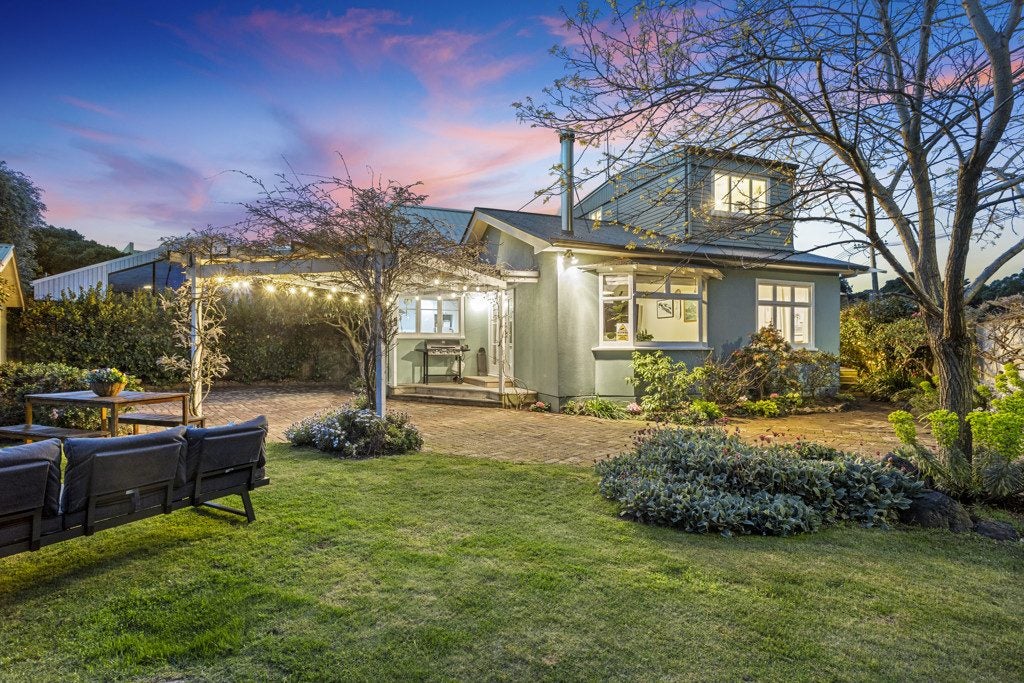 144 Esplanade, Sumner, Christchurch - Carousel 2
