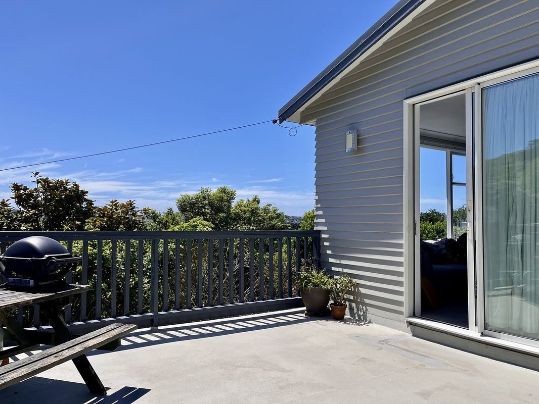 32 Hollies Crescent, Johnsonville, Wellington - Carousel 2