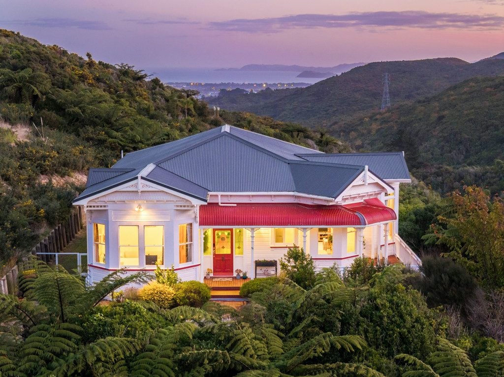 57 Kaitangata Crescent, Kelson, Lower Hutt, Wellington - Carousel 1