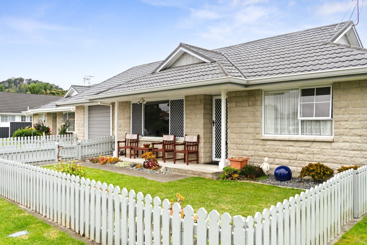 3A Gardner Place, Inner Kaiti, Gisborne - Carousel 1