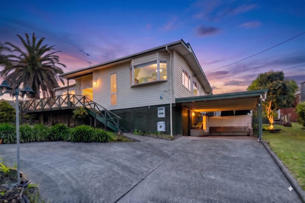 469 Beach Road, Murrays Bay, Auckland - Carousel 2