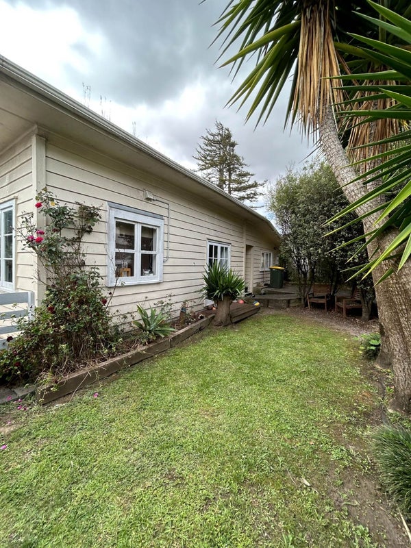735A Swanson Road, Swanson, Auckland - Carousel 1
