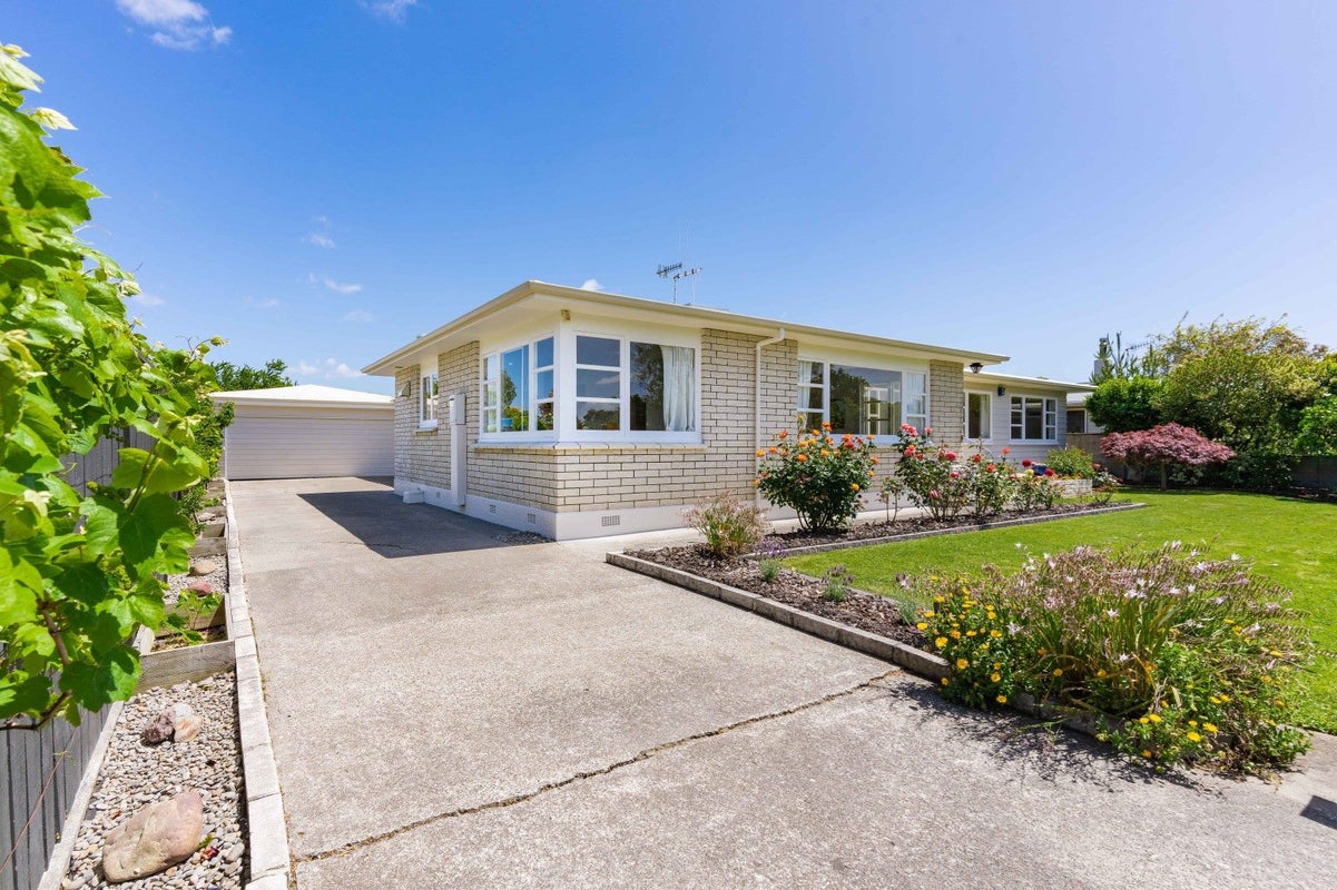 43 Windsor Street, Terrace End, Palmerston North - Carousel 1