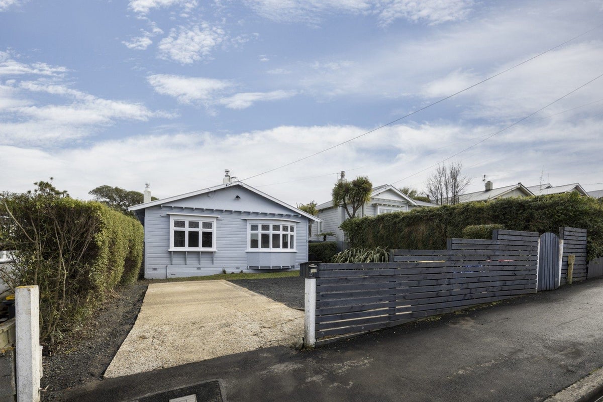 23 Oakland Street, Andersons Bay, Dunedin - Carousel 1