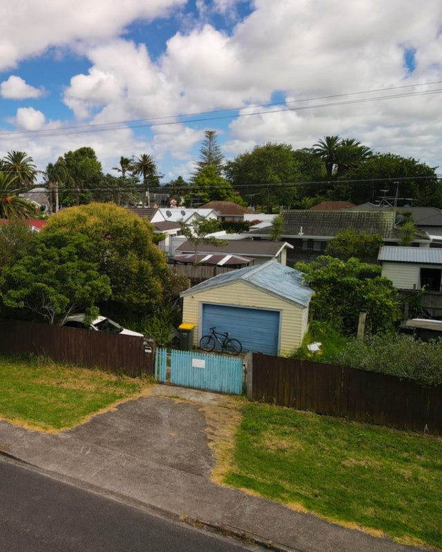 1 Parakai Avenue, Parakai, Helensville - Carousel 2
