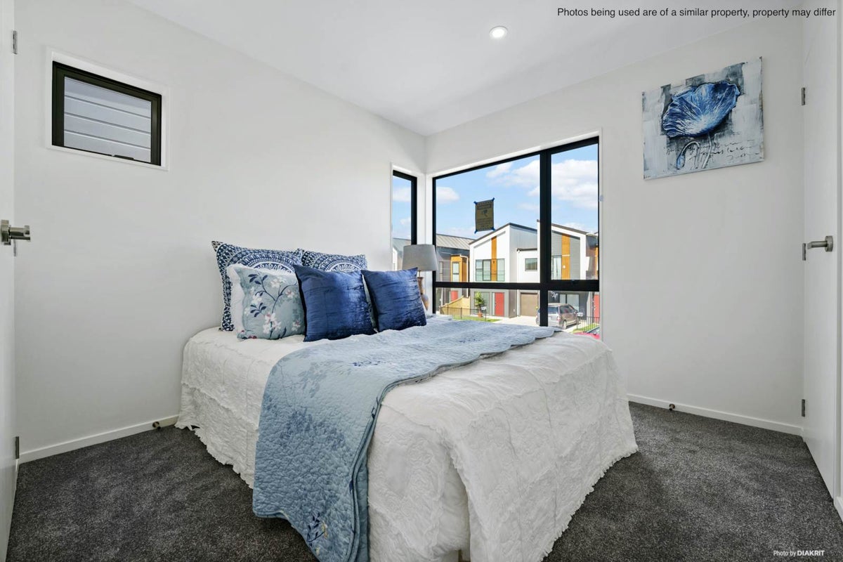 10 Creekside Way, Flat Bush, Auckland - Carousel 1