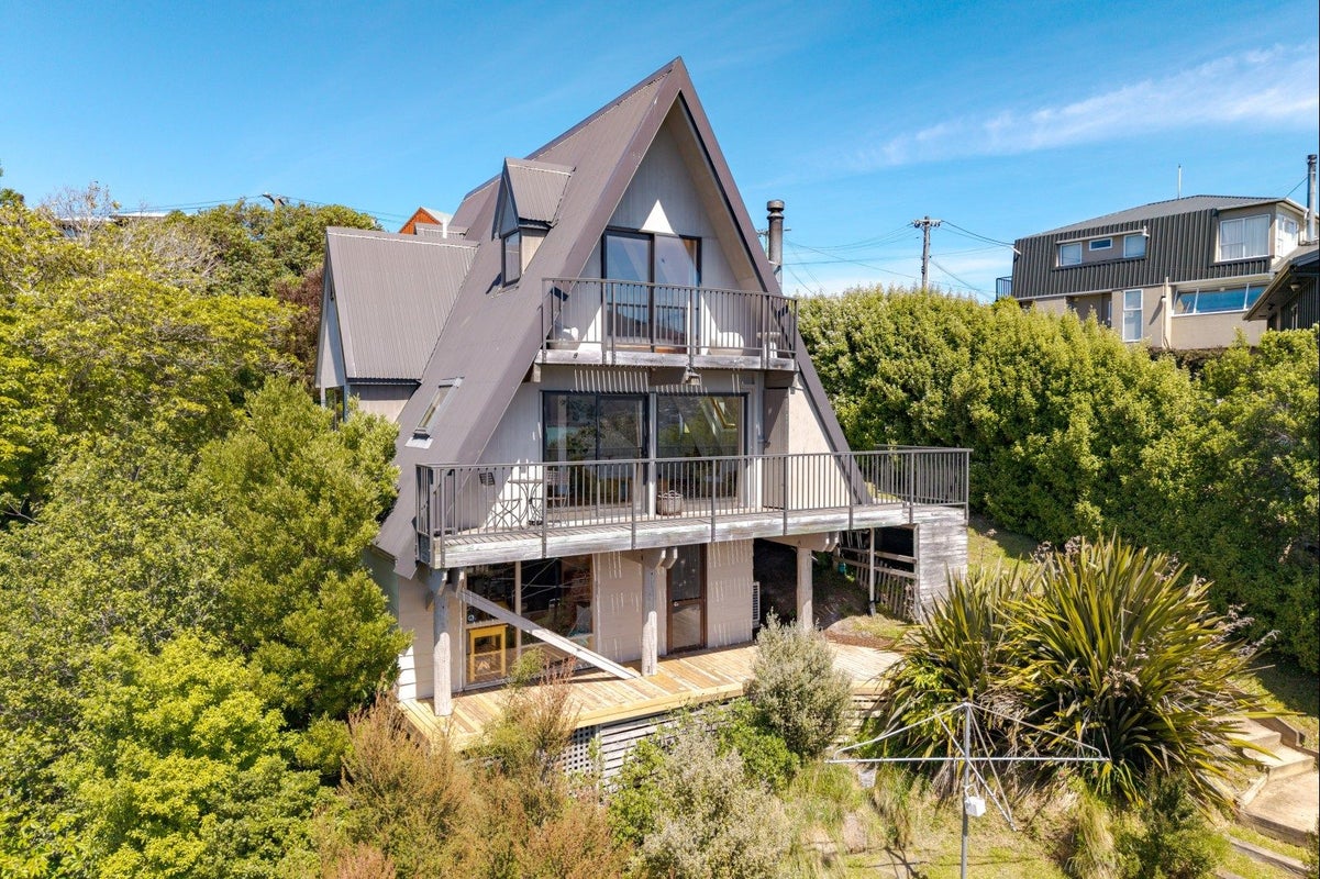 23 Ranui Crescent, Diamond Harbour, Lyttelton - Carousel 2