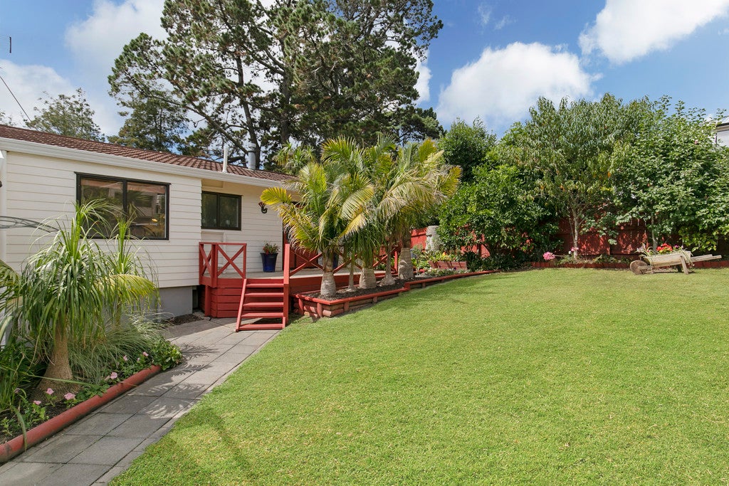 24 Randal Place, Bayview, Auckland - Carousel 2