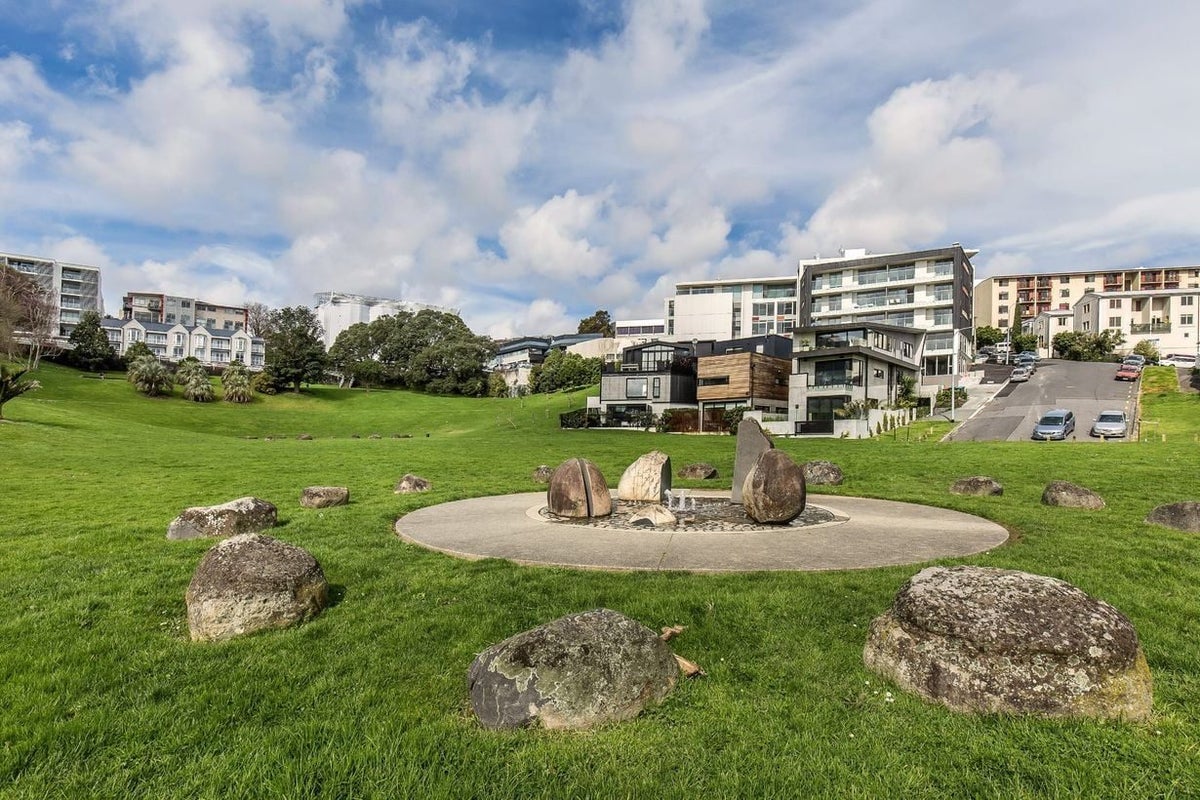 25/8 Basque Road, Eden Terrace, Auckland - Carousel 15