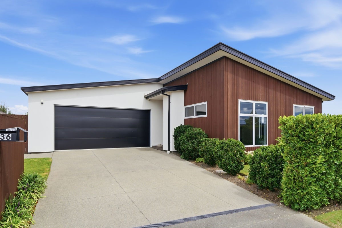 36 Rannoch Drive, Broomfield, Christchurch - Carousel 1