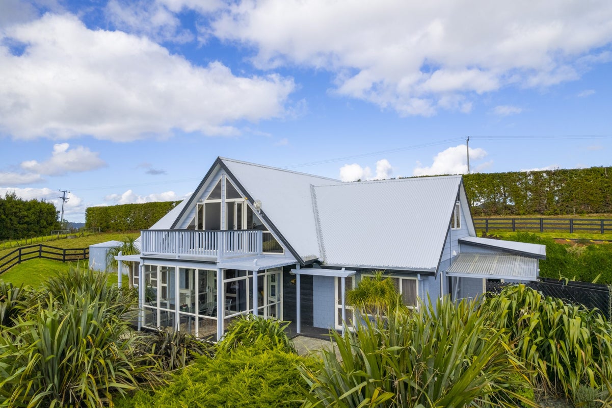 422 Apotu Road, Kamo - Carousel 1